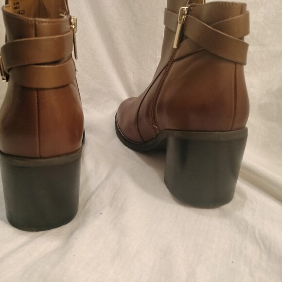 Hush Puppies Women's Hannah Ankle Boot - Picture 8 of 12